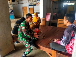 Komsos Lebih Efektif, Babinsa Anjangsana ke Rumah Warga Binaan