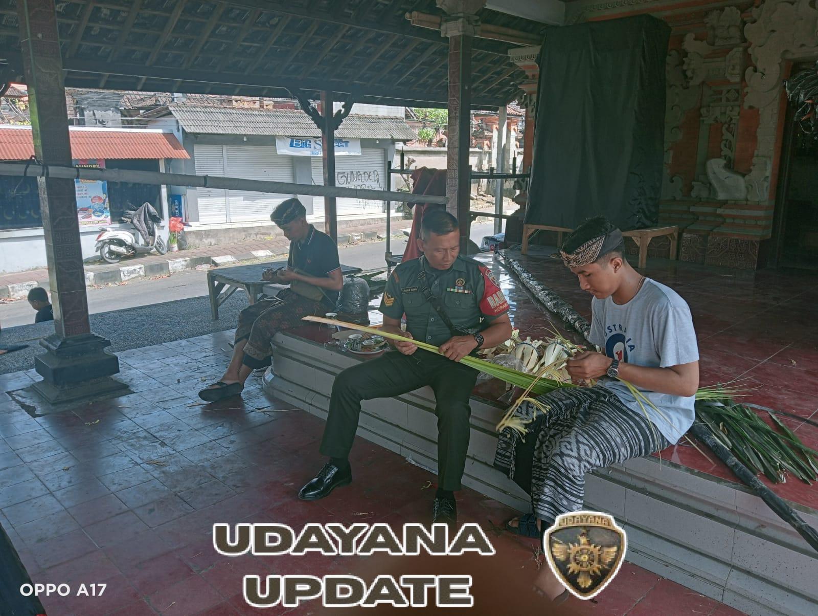 Wujud Kepedulian, Babinsa Koramil 1616-01/Gianyar Dukung Kegiatan Adat di Pura Kayangan Tiga