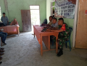 TNI AD Aktif Dukung Pembangunan Desa, Babinsa Hadiri Musdes di Niranusa