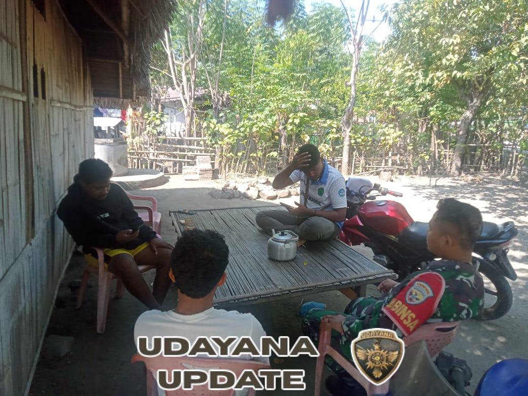 TNI Aktif di Tengah Warga, Babinsa Lakukan Komsos dan Pemantauan Wilayah di Ngalukoja