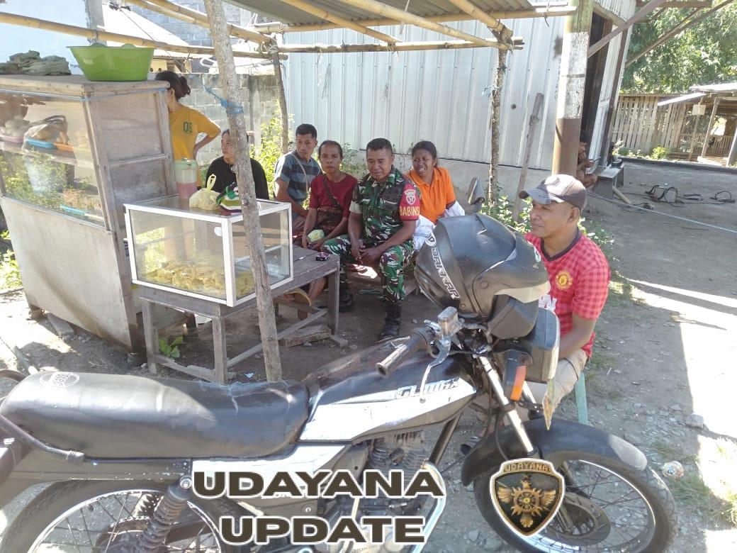 Babinsa Koramil 1602/Ende Himbau Warga Tetap Waspada Saat Berkendara