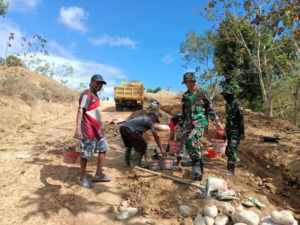 Bangun Jalan Pendekat, Satgas TMMD 125 Kodim Belu Mudahkan Akses Transportasi Warga