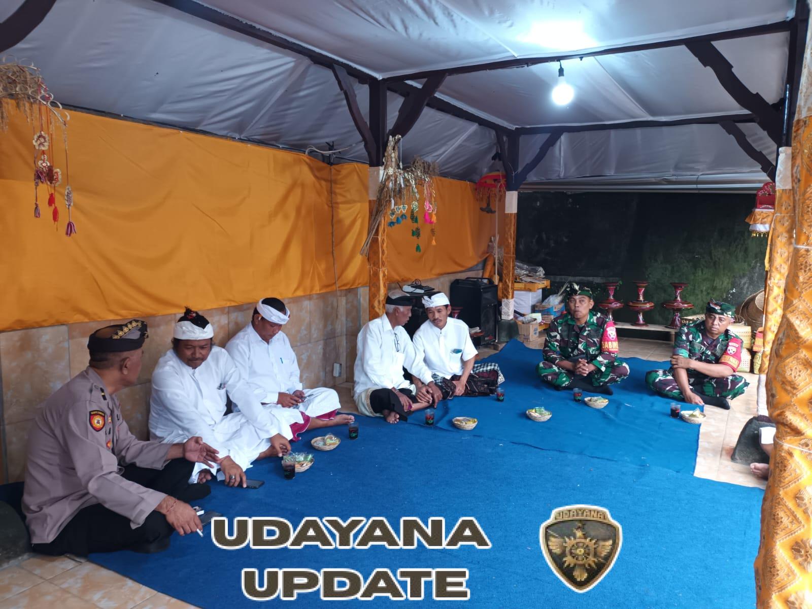 Kehadiran Personel Koramil 1623-04/Sidemen di Upacara Keagamaan Pura Dalem Suci Kikian