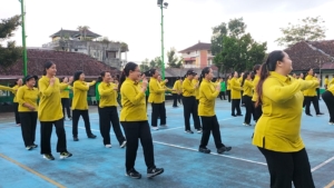 Persit KCK Cabang XXXIX Dim 1626, Bangun Solidaritas dan Kesadaran Kesehatan Melalui Olahraga Bersama