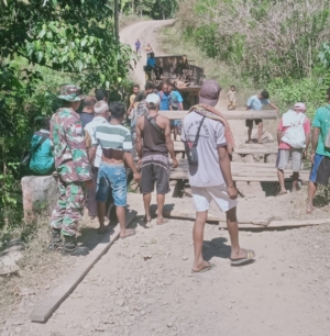 Jembatan Boen Diperbaiki Berkat Karya Bhakti Babinsa