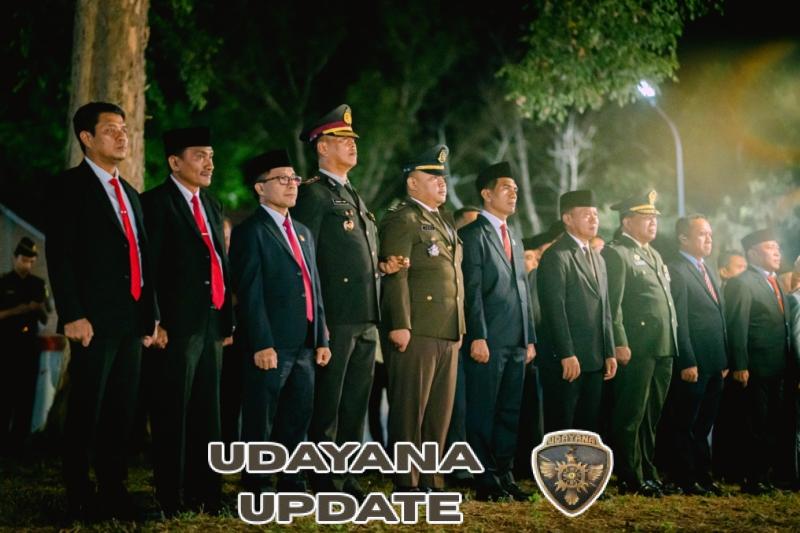 Dandim 1614/Dompu Tegaskan Nilai Nasionalisme dalam Renungan Suci di TMP Lepadi