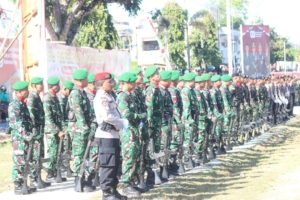HUT RI ke-80: Anggota Kodim 1613/Sumba Barat Bersama Forkopimda dan Masyarakat Ikuti Upacara