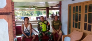 TNI Hadir di Tengah Rakyat: Serda Antonius Laksanakan Komsos di Desa Binaan