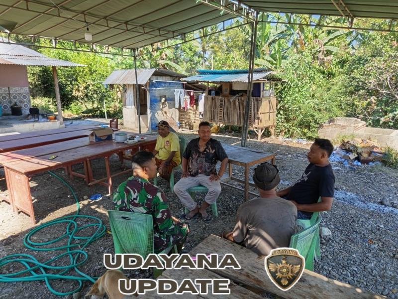 Babinsa Kodim 1602/Ende Jalin Kedekatan dengan Masyarakat Desa Eko Ae