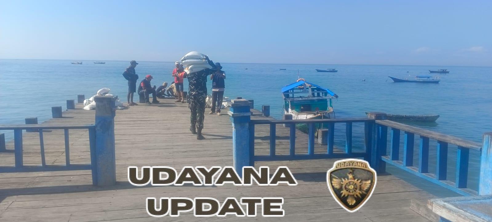 TNI AD Hadir di Tengah Masyarakat, Babinsa Kodim 1602/Ende Awasi Bantuan Pangan Pemerintah