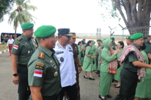 Dandim dan Forkopimda Sambut Danrem dengan Adat