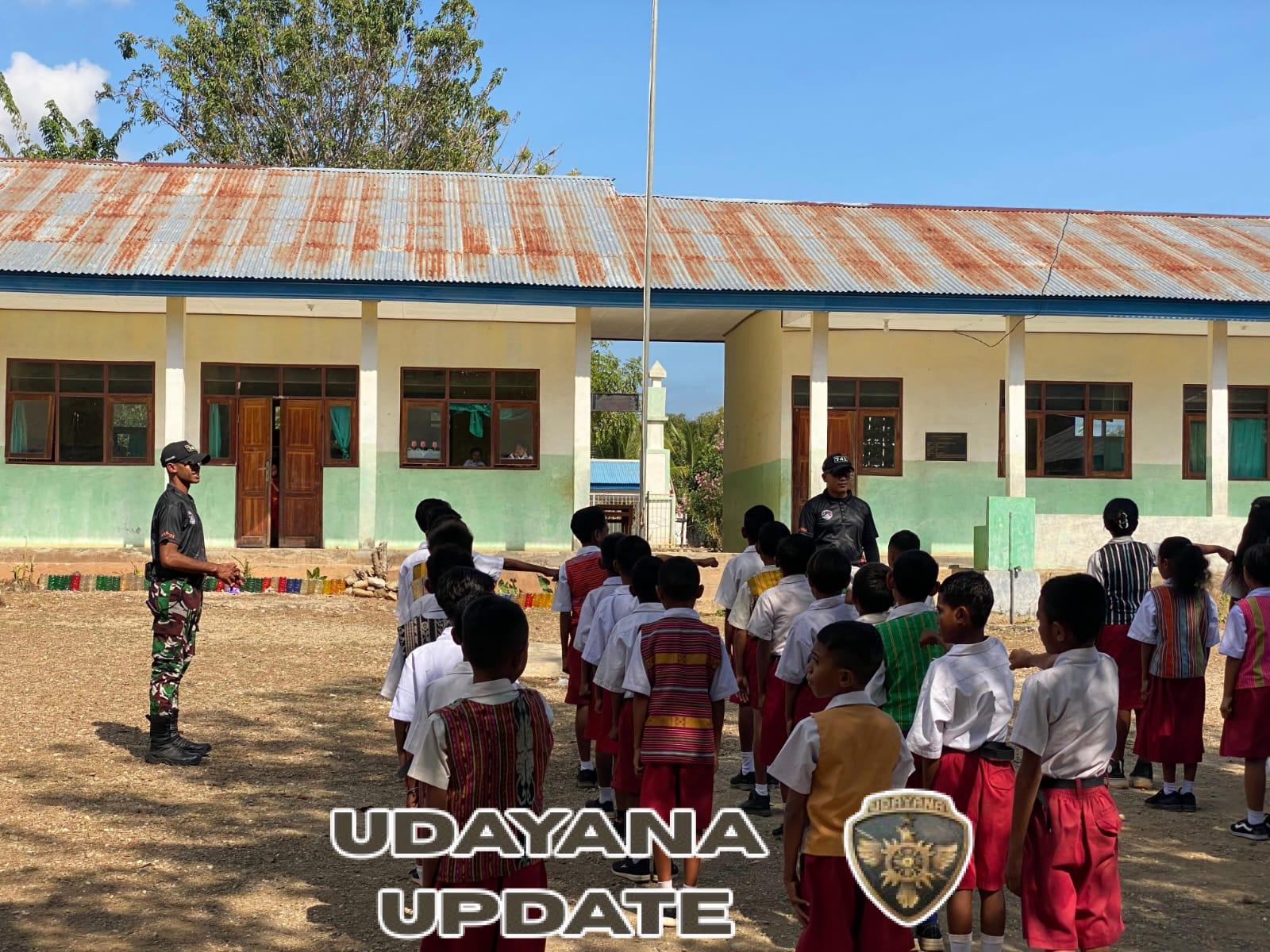 Semangat Agustusan, Siswa Terima Materi PBB dan Gerak Jalan Dari Satgas Pos Motaain