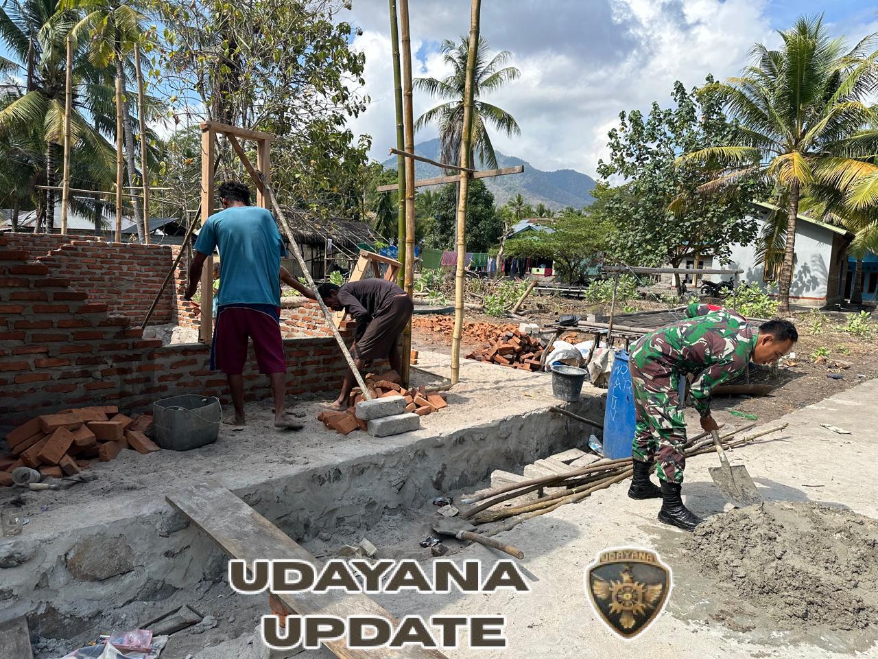 Babinsa Jadi Penggerak Gotong Royong Warga Desa Ataili