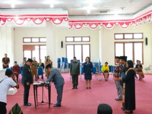 Pemkab Sumba Barat Lantik Pejabat Baru, Kasdim 1613 Tunjukkan Sinergitas TNI dan Pemda