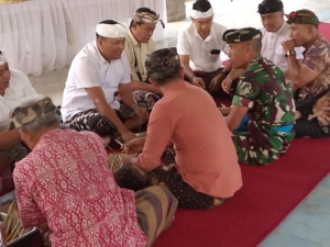 Kebersamaan TNI, Polri, dan Pemkab Gianyar dalam Ngayah Persiapan Upacara Keagamaan