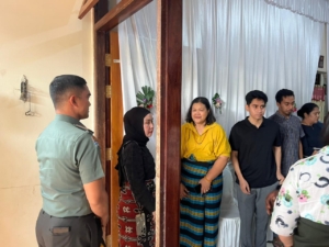 Kehadiran Dandim 1601/Sumba Timur di Rumah Duka Bukti Kepedulian TNI
