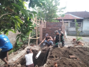 Program Sanitasi Jamban Lombok Barat Dapat Dukungan Babinsa