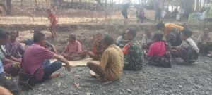 Dorong Generasi Muda Cinta Budaya, Babinsa Koramil 1618-03/Insut Komsos Bersama Tokoh Adat