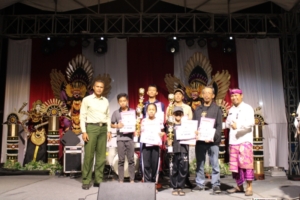 Soliditas TNI-Polri: Babinsa dan Polsek Banjar Bersinergi Amankan Acara HUT RI ke-80