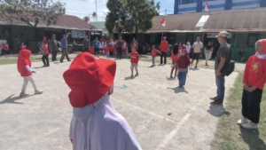 HUT RI ke-80, Anak-Anak Prajurit Kodim 1613/Sumba Barat Ikuti Lomba Seru