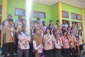 Babinsa Dorong Semangat Pramuka di Kecamatan Omesuri