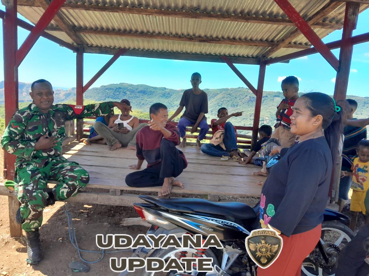 Babinsa Kodim 1602/Ende Hadirkan Rasa Aman di Desa Niopanda Lewat Komsos