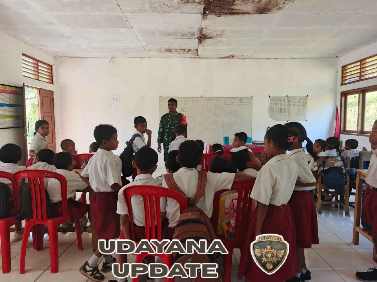 Babinsa Kodim 1602/Ende Hadir di Sekolah, Beri Motivasi dan Rasa Aman kepada Siswa