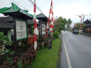 Kodim 1626/Bangli Gencarkan Imbauan Pemasangan Bendera Merah Putih di Wilayah Binaan