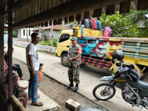 Babinsa Ende Aktif Jaga Keamanan dan Kedamaian di Desa Kurulimbu