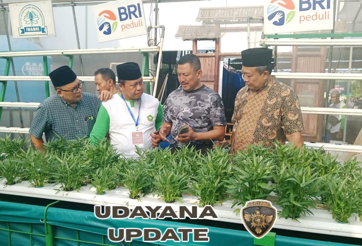 Irdam IX/Udayana Serahkan 50 Gentong Eco Enzim dalam Gema Milad MUI Provinsi Bali