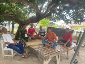 Babinsa Ende Aktif Pantau Keamanan Wilayah dan Jalin Komunikasi dengan Masyarakat