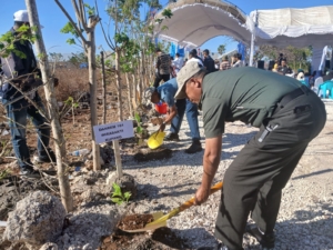 Pastikan Peresmian Sumur Bor Aman, Babinsa Serma Hasan Bersinergi Dengan Polsek Alak Laksanakan Pengamanan