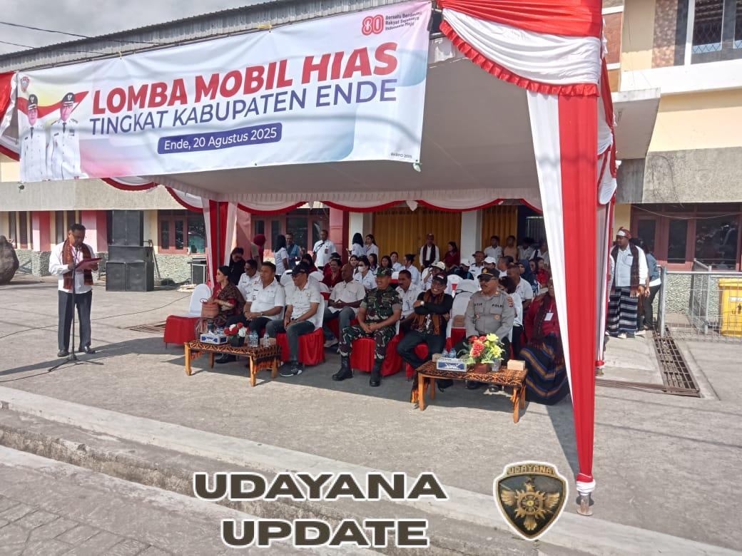 Kodim 1602/Ende Aktif Pantau Keamanan Pawai Mobil Hias Tingkat Kabupaten