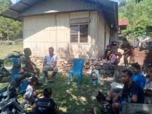 Babinsa Kodim 1602/Ende Aktif Pantau Keamanan Wilayah Binaan di Desa Nuanaga