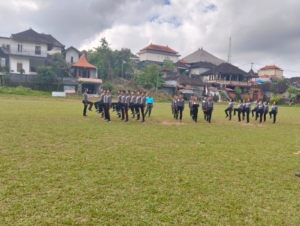 Babinsa Koramil 1616-03/Tegallalang Tanamkan Jiwa Nasionalis Lewat Pelatihan Paskibraka