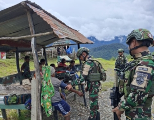 Satgas Yonif 743/PSY Terus Beraksi Berikan Pelayanan Kesehatan Gratis Bagi Masyarakat Tirineri
