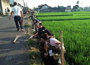 Pemerintah Desa Peguyangan Kaja bersama Babinsa dan Kesdam IX/Udayana Gelar Karya Bakti