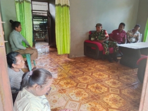 TNI Hadir Mendampingi Pengobatan Pasien ODGJ di Kecamatan Ende Utara