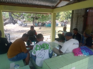 Komsos dan Pamwil Babinsa Koramil 1602-04/Maurole Berjalan Lancar di Desa Uludala