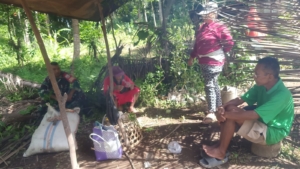 Petani Pembibitan Buah dan Bunga Terima Komsos dari Babinsa