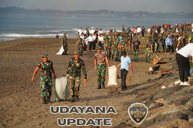 Sinergi TNI dan Warga, Kasdam IX/Udayana Komandoi Aksi Bersih Pantai Lembeng