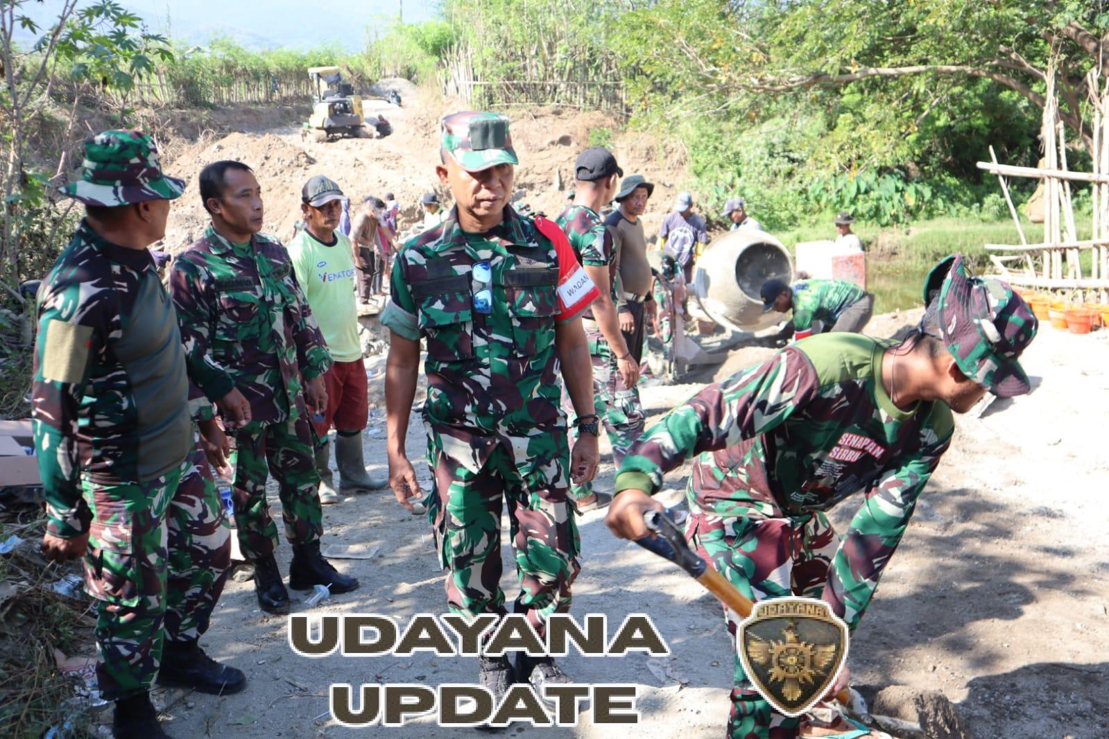 Wadan Satgas TMMD Kodim 1607/Sumbawa Pantau Langsung Proyek Jembatan Antar Desa