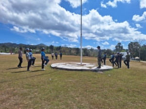 Pelatihan Paskibra HUT RI ke-80, Babinsa Koramil 1618-01/Miotim  Dampingi Siswa SMA Binino