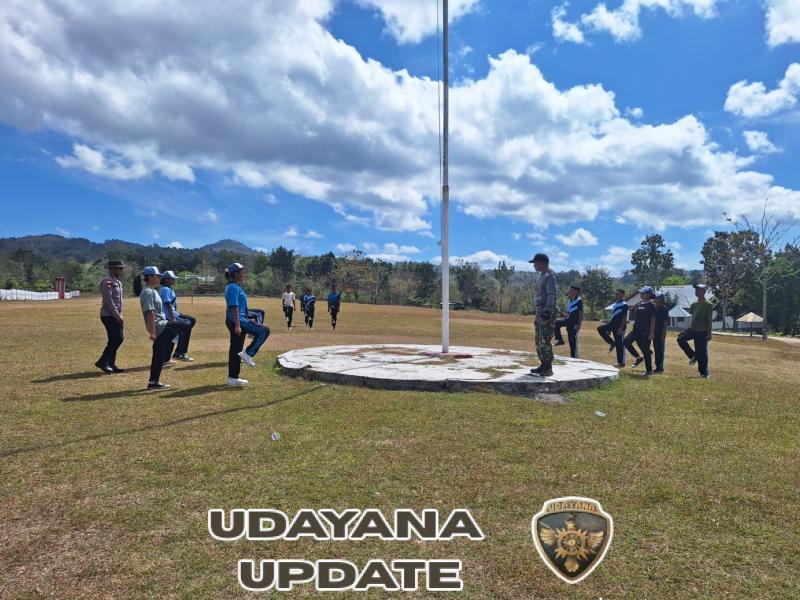 Pelatihan Paskibra HUT RI ke-80, Babinsa Koramil 1618-01/Miotim Dampingi Siswa SMA Binino