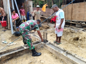 Tingkatkan Kamtibmas, Babinsa Ende Laksanakan Monitoring dan Bina Warga di Raburia