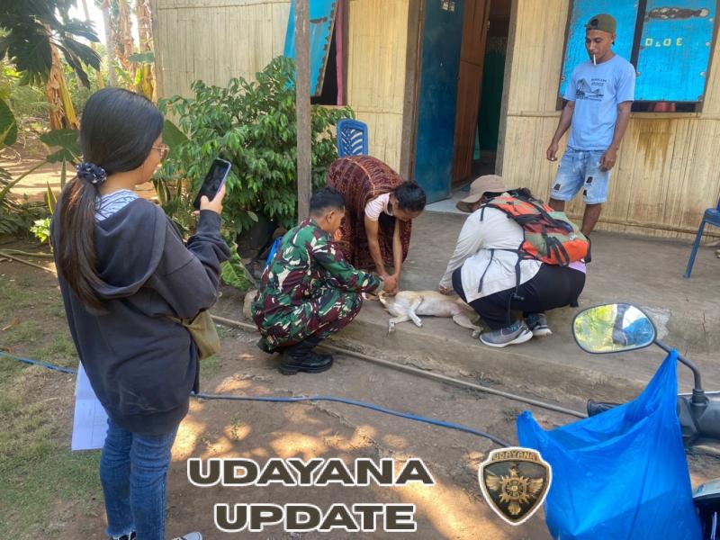 Babinsa Ajak Warga Peduli Kesehatan Hewan Melalui Vaksinasi Rabies