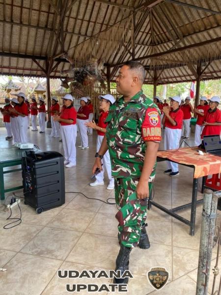Babinsa Serka I Gusti Ngurah Mudnyana Dampingi Edukasi Gizi dan Monitoring Kesehatan Lansia