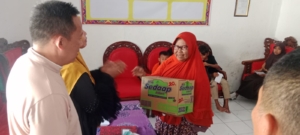 Kolonel Wirawan Eko Prasetyo Turun Langsung Berbagi Kebahagiaan dengan Anak Yatim Bima