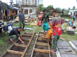 Dan SSK Lettu Prajana Pimpin Pembangunan Tower Air untuk 8 Banjar