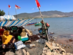 TNI AD Dorong Potensi Pesisir Lewat Panen Rumput Laut